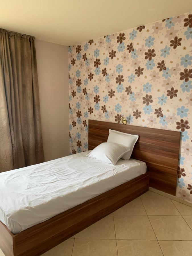 Семеен Хотел Брилянс - Family Hotel Brilliance Varna Esterno foto