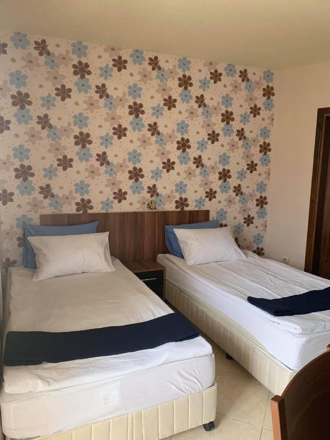 Семеен Хотел Брилянс - Family Hotel Brilliance Varna Esterno foto