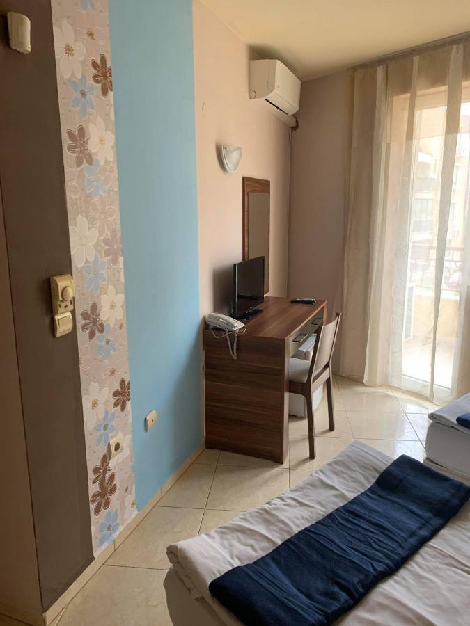 Семеен Хотел Брилянс - Family Hotel Brilliance Varna Esterno foto