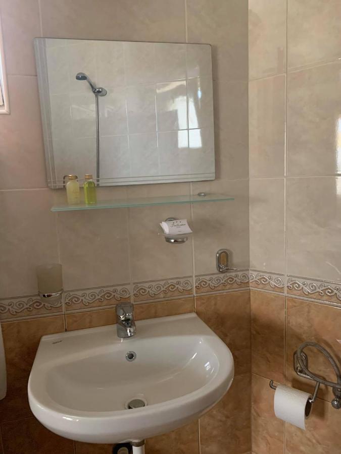 Семеен Хотел Брилянс - Family Hotel Brilliance Varna Esterno foto