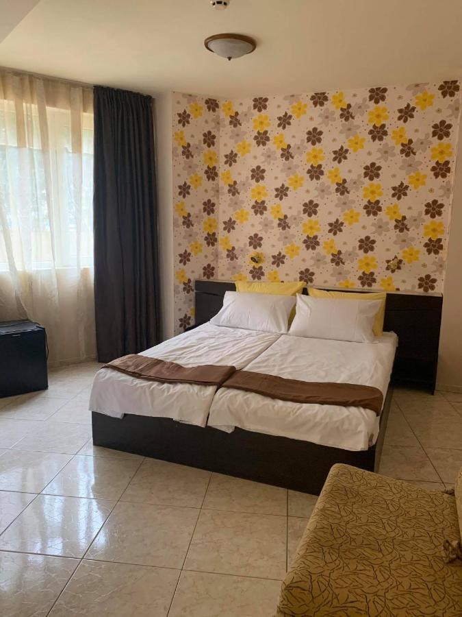 Семеен Хотел Брилянс - Family Hotel Brilliance Varna Esterno foto