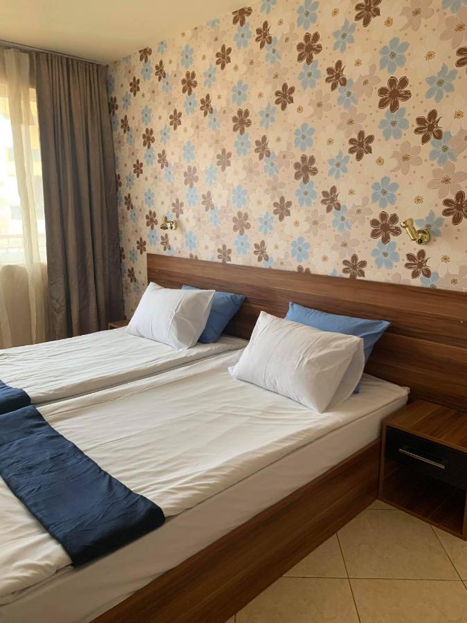 Семеен Хотел Брилянс - Family Hotel Brilliance Varna Esterno foto