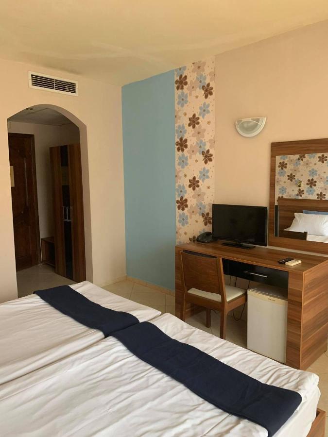 Семеен Хотел Брилянс - Family Hotel Brilliance Varna Esterno foto