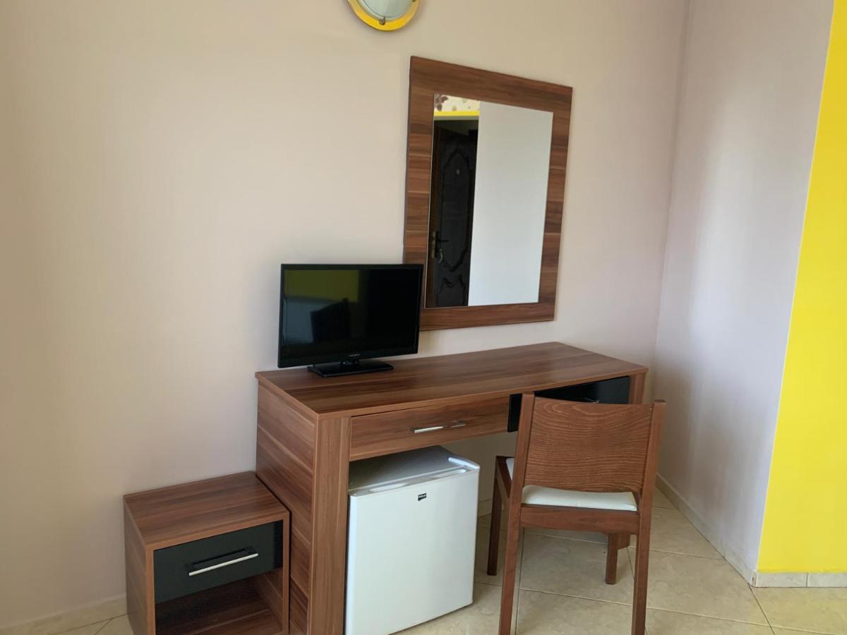 Семеен Хотел Брилянс - Family Hotel Brilliance Varna Esterno foto