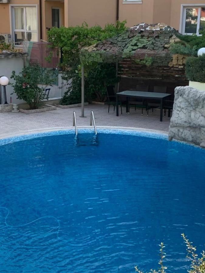 Семеен Хотел Брилянс - Family Hotel Brilliance Varna Esterno foto